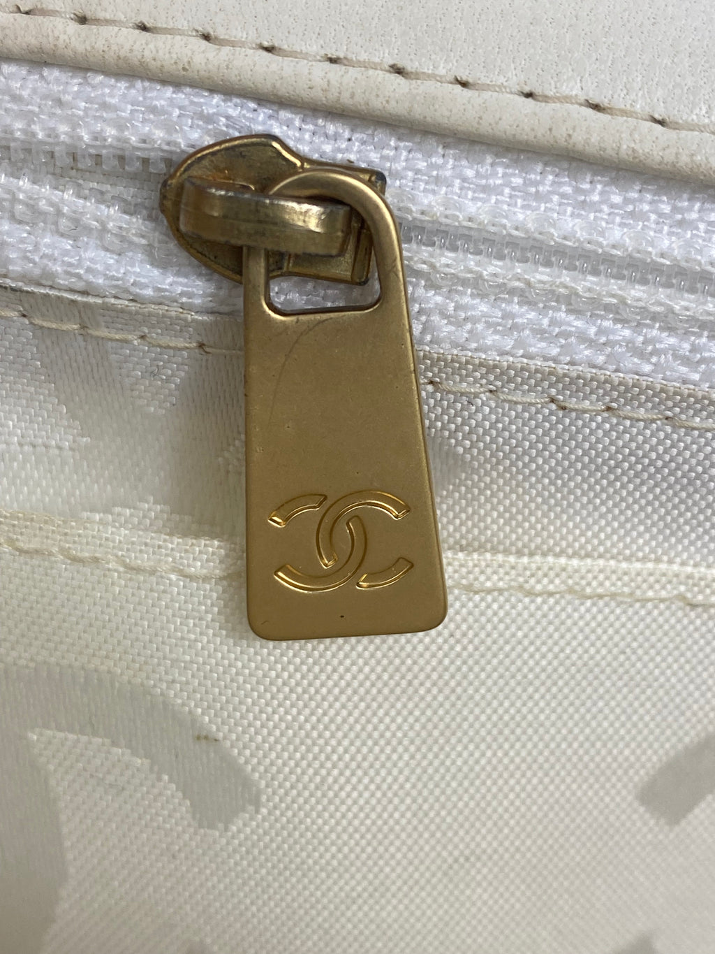 Chanel Timeless Flap Bag Camélia Crème vernis
