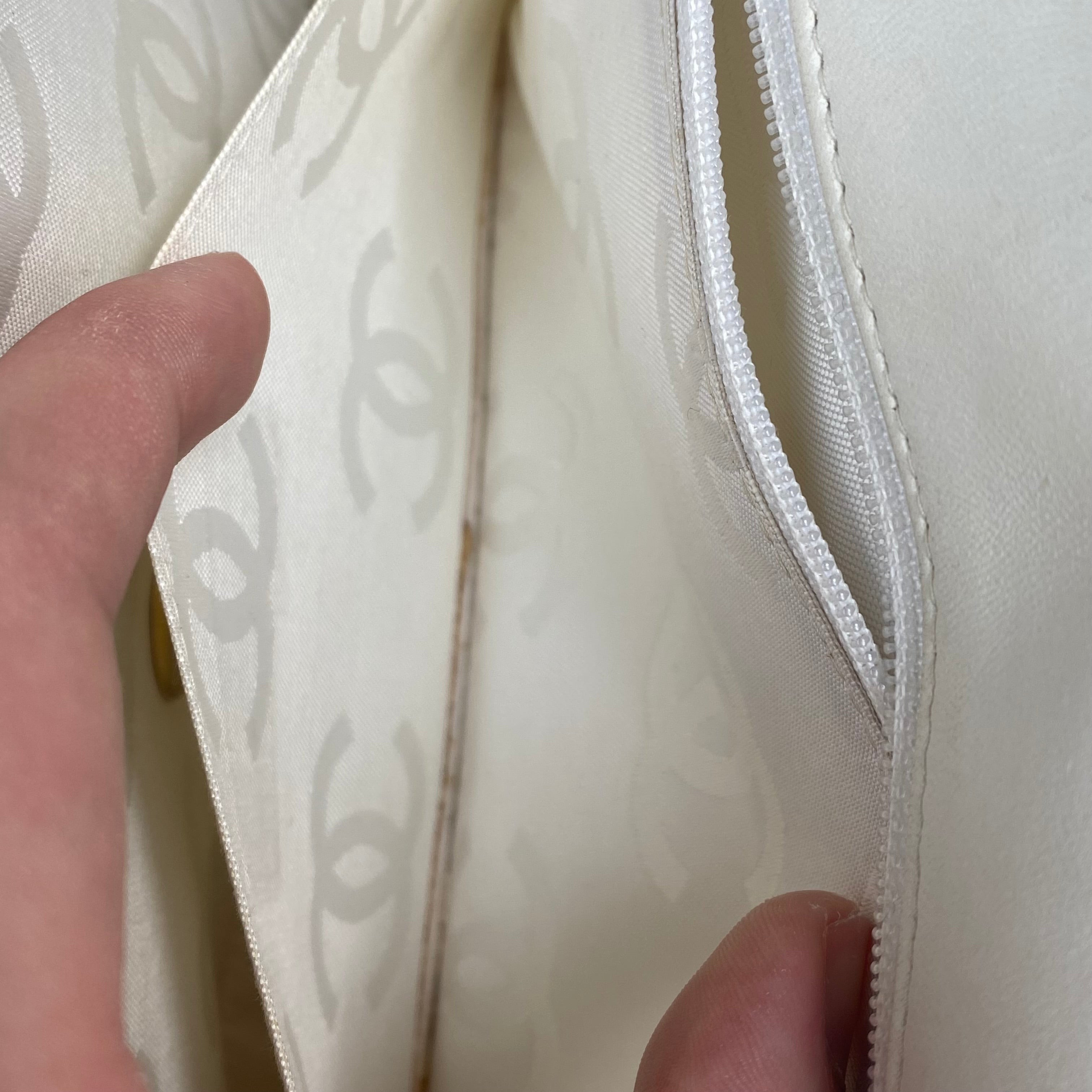 Chanel Timeless Flap Bag Camélia Crème vernis