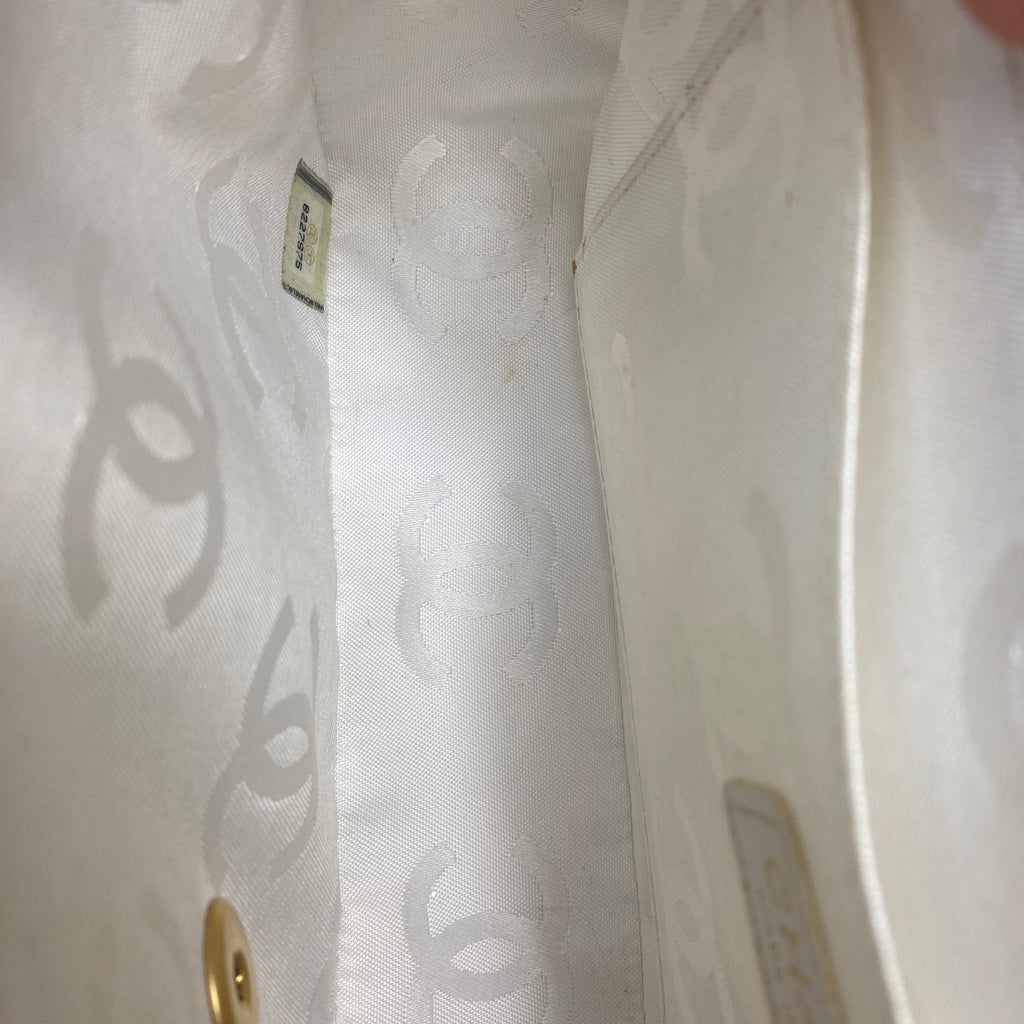 Chanel Timeless Flap Bag Camélia Crème vernis