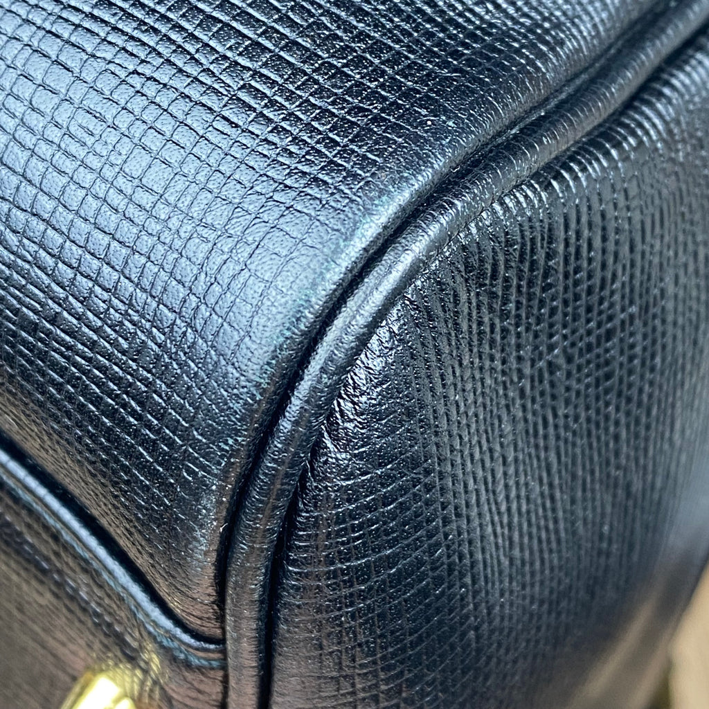 Sac Courrèges Vintage — Cuir Texturé Noir & Bijouterie Dorée
