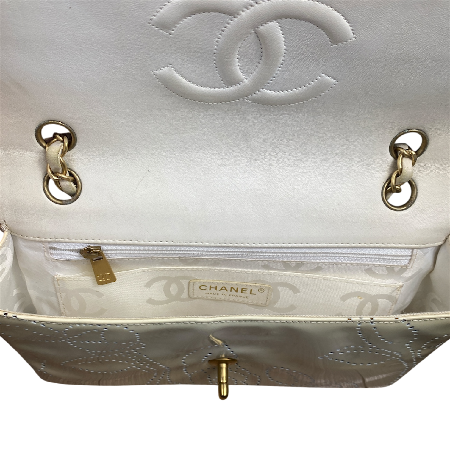 Chanel Timeless Flap Bag Camélia Crème vernis