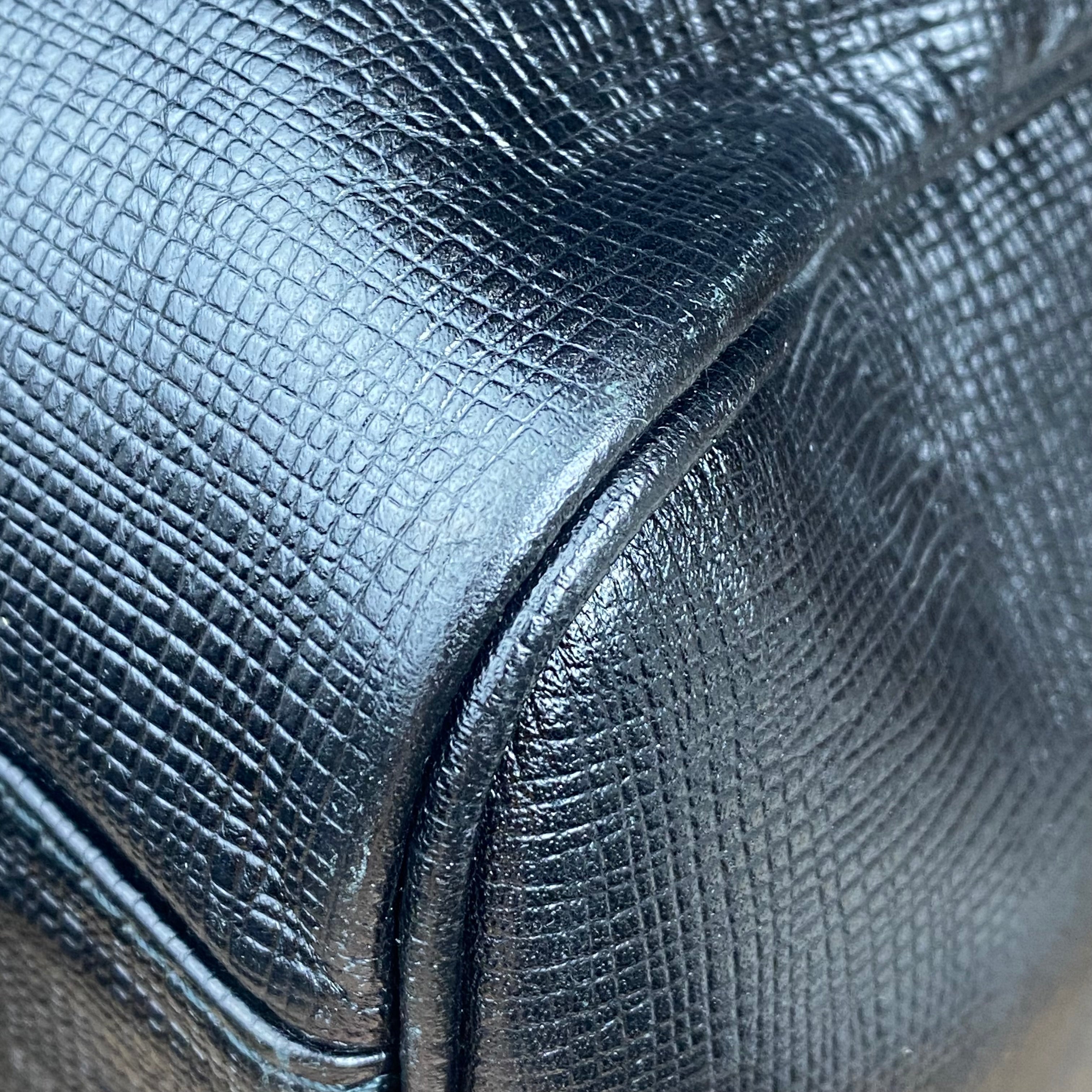 Sac Courrèges Vintage — Cuir Texturé Noir & Bijouterie Dorée