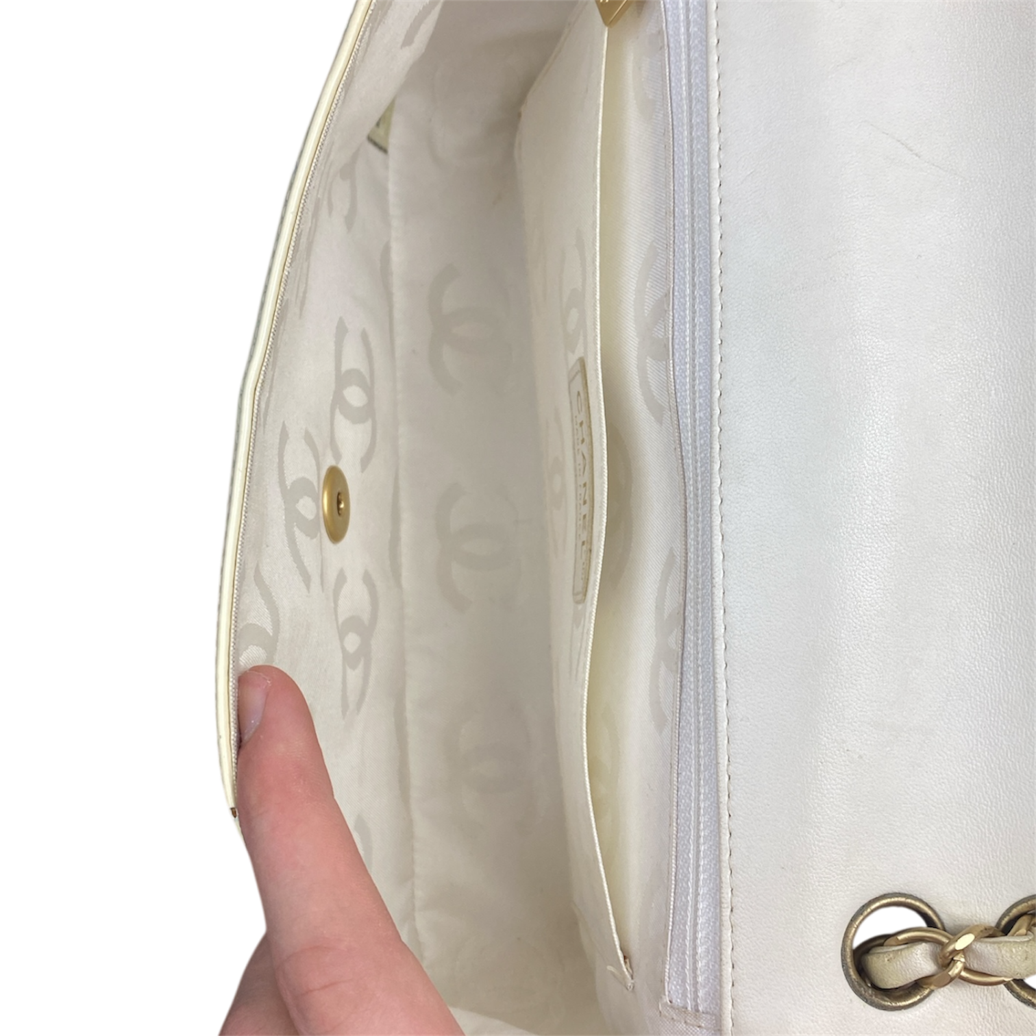 Chanel Timeless Flap Bag Camélia Crème vernis