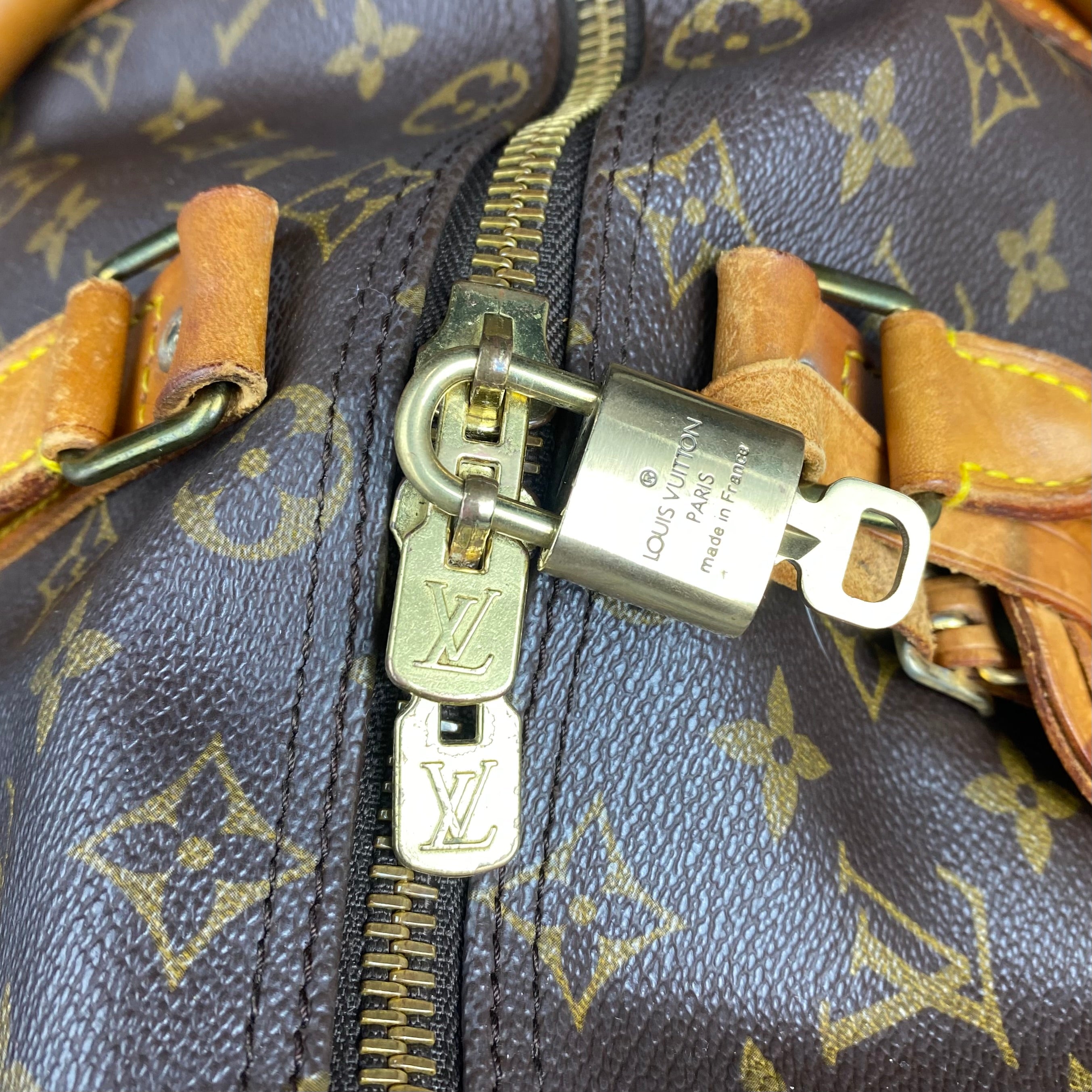Louis Vuitton Keepall 45 Bandoulière - certifié entrupy