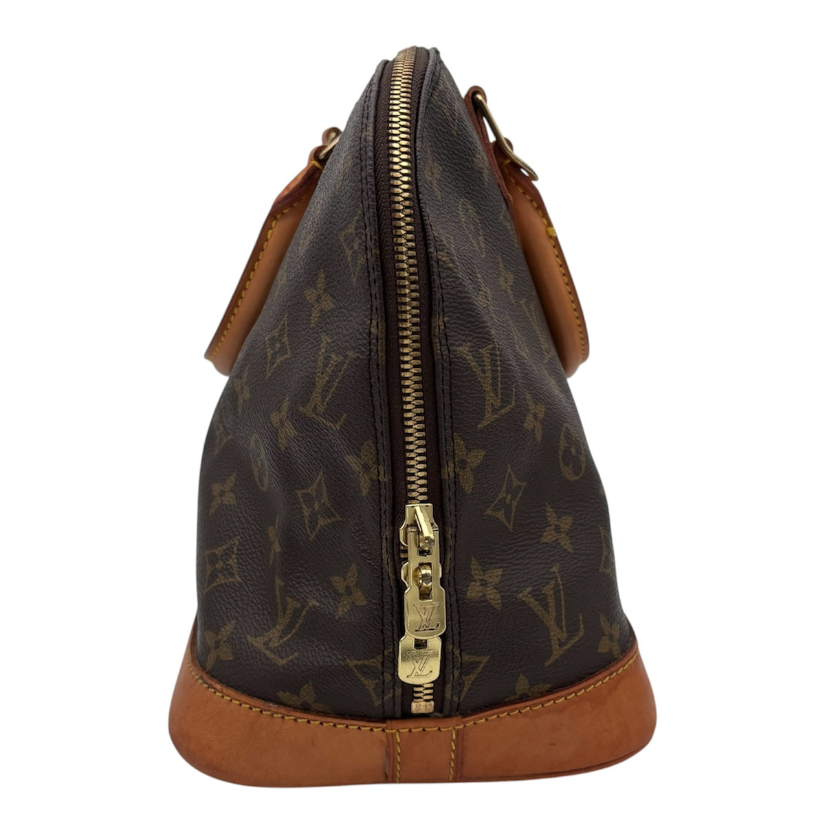 Côté du sac Louis Vuitton Alma PM, fermeture éclair dorée et base de cuir naturel